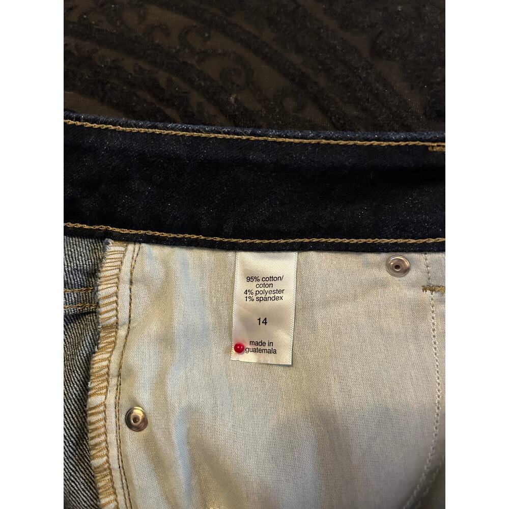 Maurices High Rise Button Fly Distressed Denim Shorts Dark Wash Women's - Picture 7 of 7